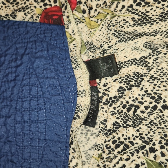 Express snakeskin/rose print pants - Picture 3 of 4